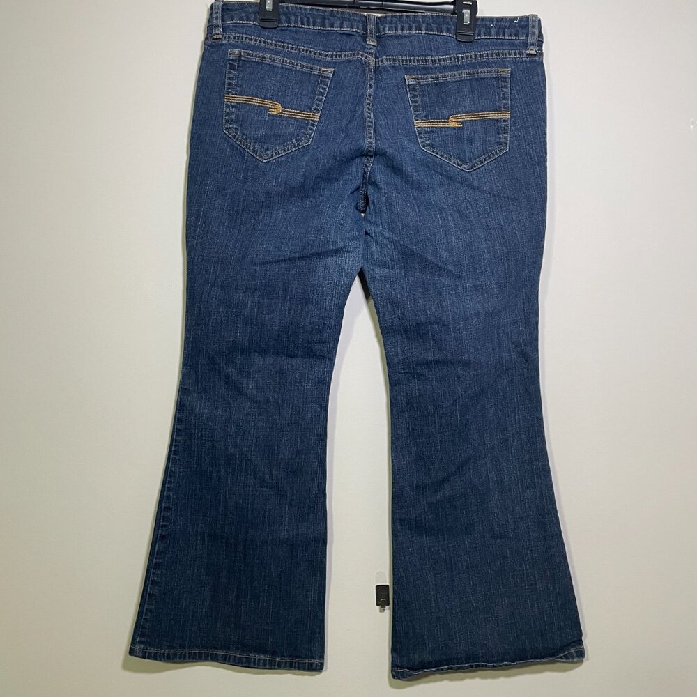 Junior Girls Arizona 'Favorite Flare' Size 17 Short Jeans - Picture 8 of 12